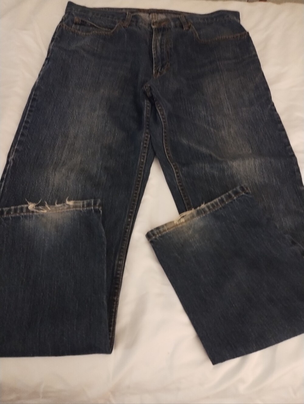 Perry Ellis Men's Dark Blue Distressed Jeans